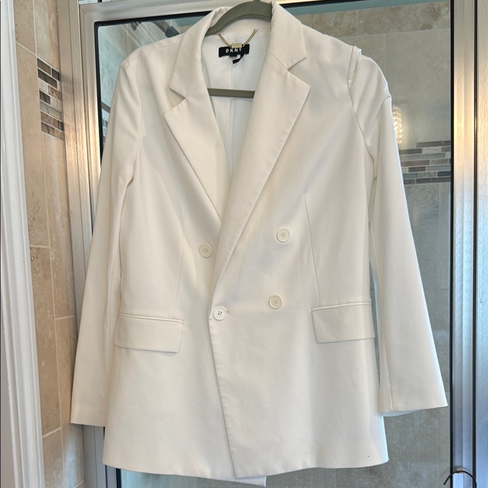 DKNY Women's White Blazer size 6 EUC